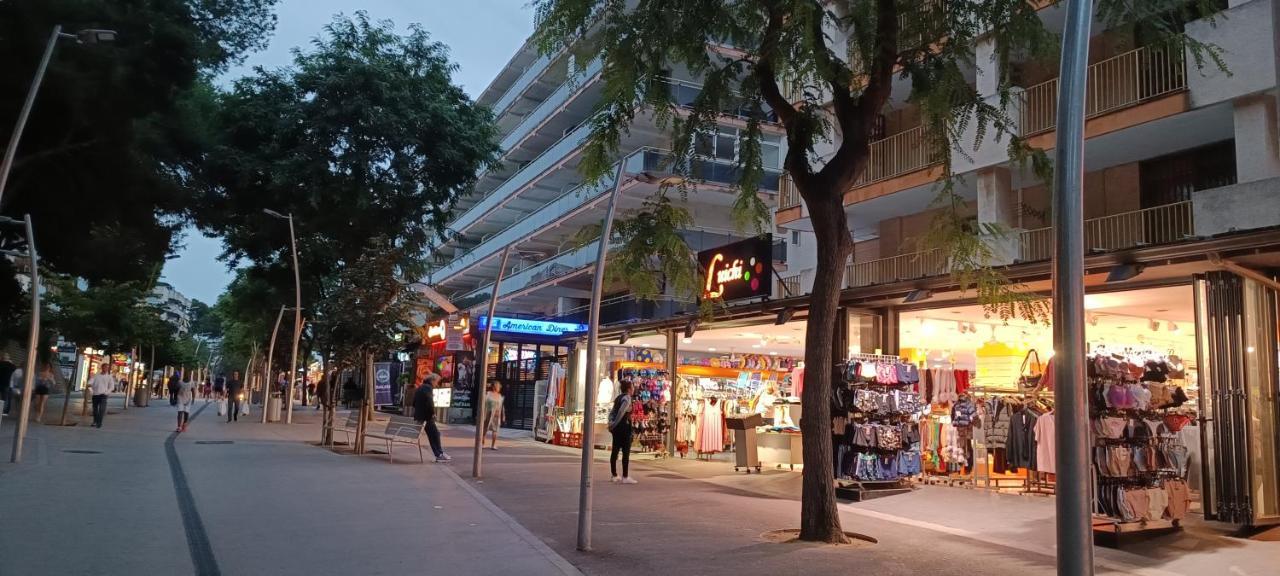 Chez Chantal 3 Chambres Au Centre Touristique De Salou Avec Garage Exterior foto